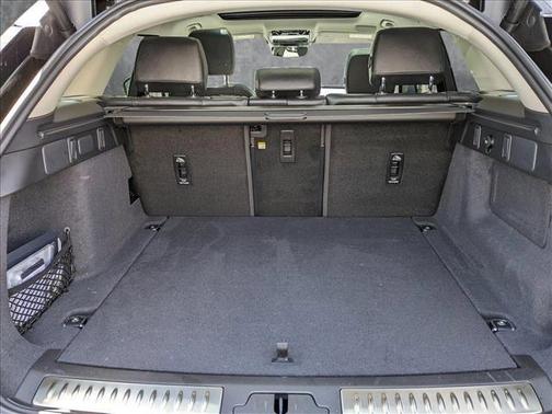 2025 Land Rover Range Rover Velar P250 SE R-Dynamic
