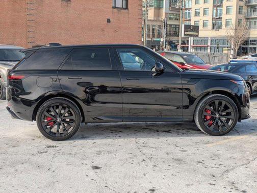 2025 Land Rover Range Rover Sport SE