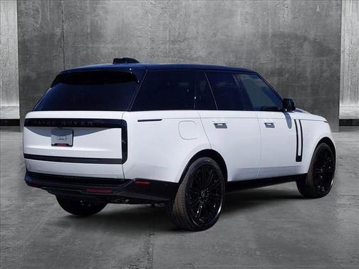 2025 Land Rover Range Rover P530 SE