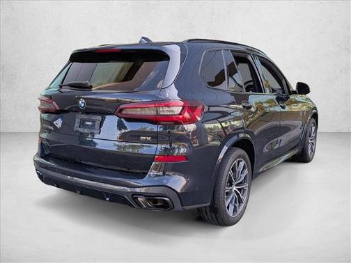 Carbon Black Metallic 2022 BMW X5 M50i