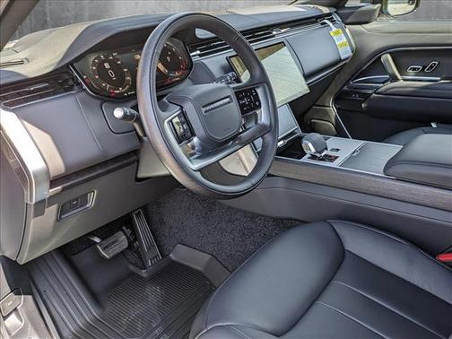 2025 Land Rover Range Rover P400 SE 7 Seat