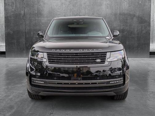 2025 Land Rover Range Rover P530 SE
