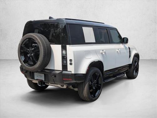Fuji White 2026 Land Rover Defender P400 X-Dynamic SE
