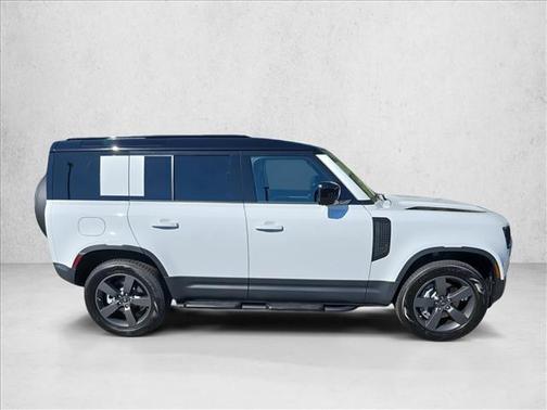 2025 Land Rover Defender 110 P400 S