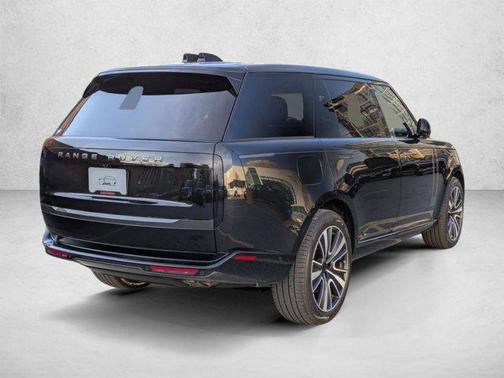 Santorini Black Metallic 2026 Land Rover Range Rover P530 SE 7 Seat