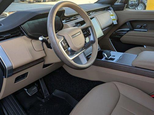 2026 Land Rover Range Rover P530 SE 7 Seat