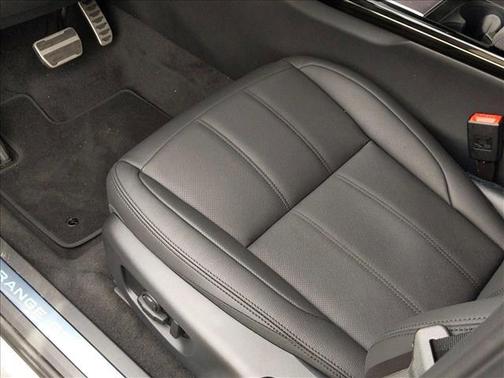 2026 Land Rover Range Rover Evoque Dynamic SE