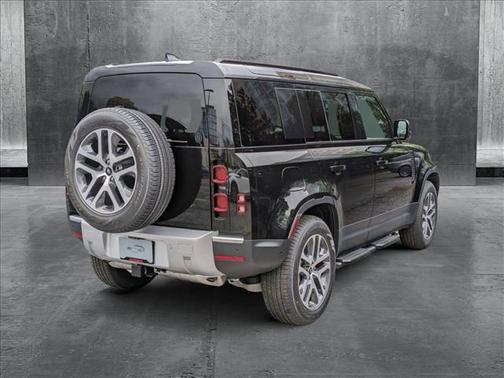 2025 Land Rover Defender 110 P300