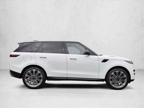 Fuji White 2027 Land Rover Range Rover Sport SE