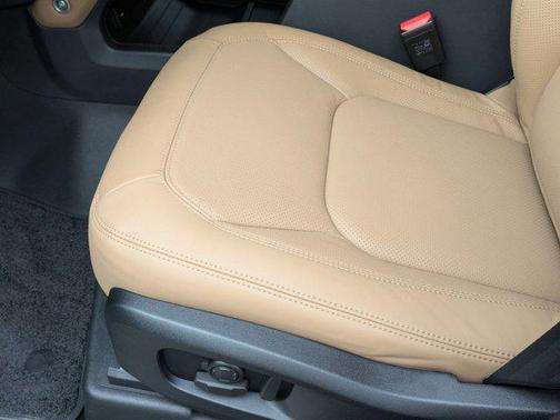 2026 Land Rover Defender P400 X-Dynamic SE