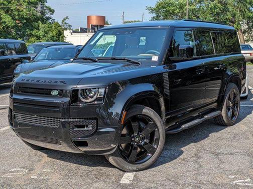 2025 Land Rover Defender 130 P400 X-Dynamic SE