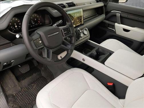 2025 Land Rover Defender 110 P300