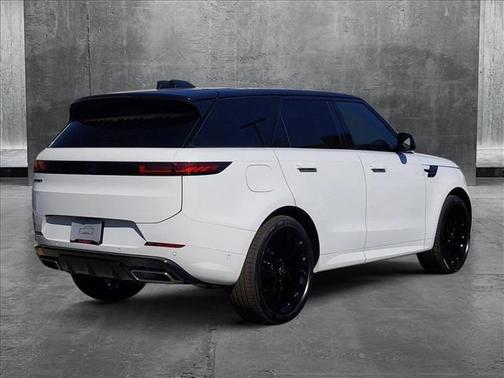 2025 Land Rover Range Rover Sport SE