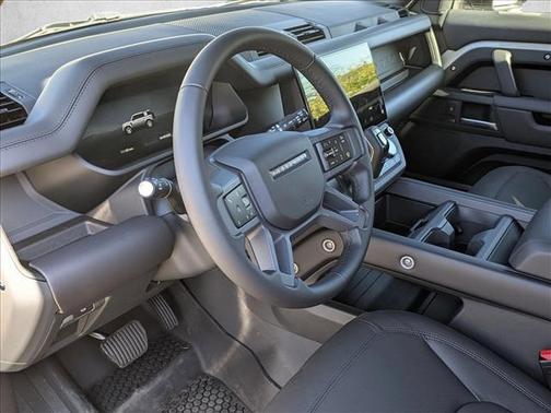 Borasco Grey Metallic 2026 Land Rover Defender P500 X-Dynamic SE