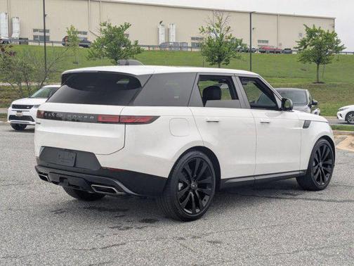 2024 Land Rover Range Rover Sport SE