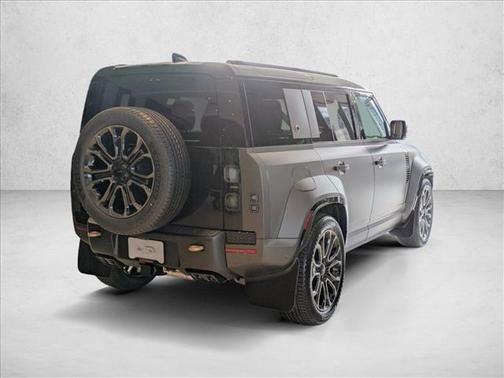 2026 Land Rover Defender OCTA