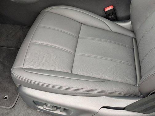 Arroios Grey Metallic 2026 Land Rover Range Rover Evoque S