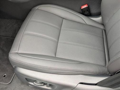 Arroios Grey Metallic 2026 Land Rover Range Rover Evoque S