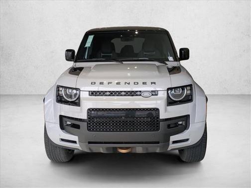 2026 Land Rover Defender P635 OCTA