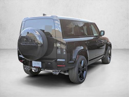 2026 Land Rover Defender 110 V8