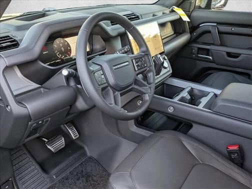 2026 Land Rover Defender 110 V8