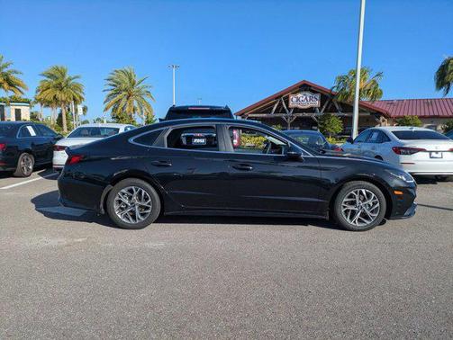 Phantom Black 2022 Hyundai SONATA SEL