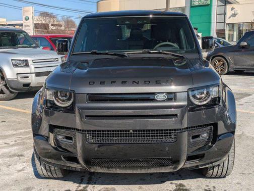 2023 Land Rover Defender V8