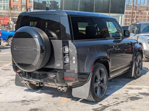 2023 Land Rover Defender V8