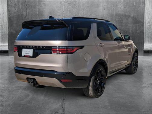 2025 Land Rover Discovery P300 Dynamic SE