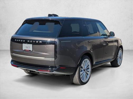 Charente Grey Premium Metallic 2026 Land Rover Range Rover P400 SE