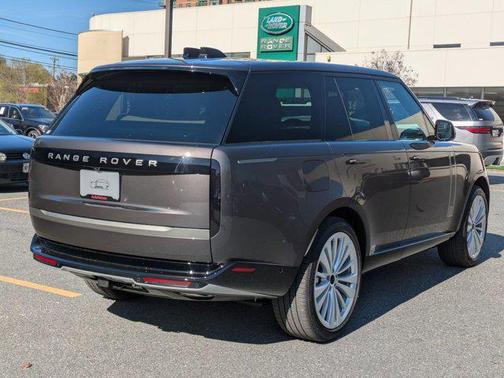 2026 Land Rover Range Rover P400 SE