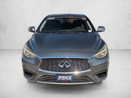 2017 INFINITI QX30 Luxury