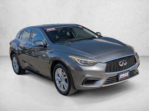 2017 INFINITI QX30 Luxury