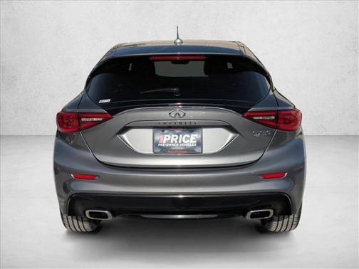 2017 INFINITI QX30 Luxury