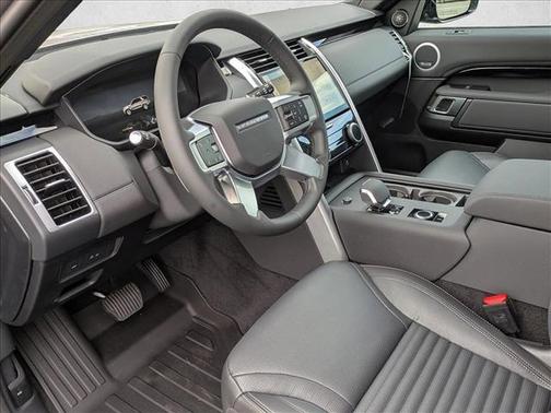 2025 Land Rover Discovery P300 S