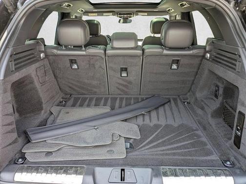 White 2024 Land Rover Range Rover Sport SE