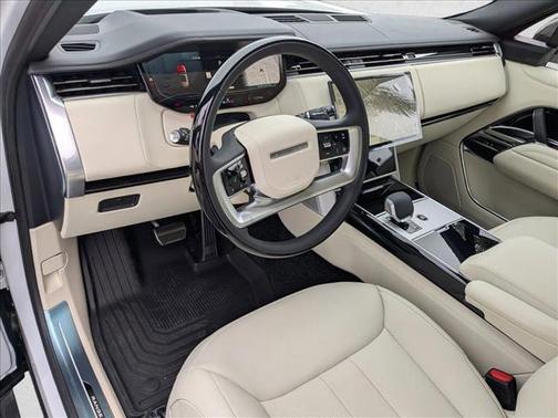 2025 Land Rover Range Rover P400 SE