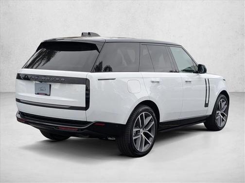 2025 Land Rover Range Rover P400 SE