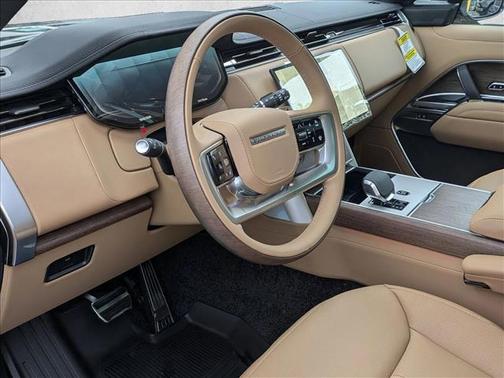 2026 Land Rover Range Rover P400 SE 7 Seat