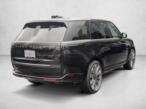 2026 Land Rover Range Rover P400 SE 7 Seat