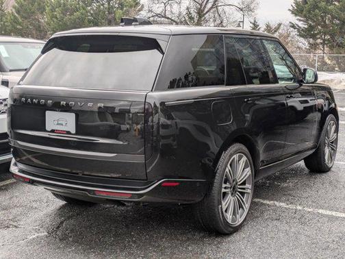 2026 Land Rover Range Rover P530 SE