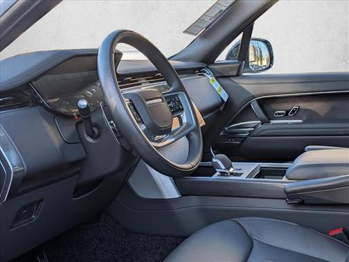 2026 Land Rover Range Rover P400 SE