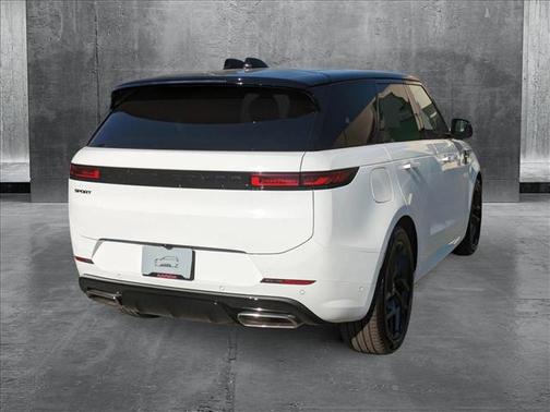 2025 Land Rover Range Rover Sport SE