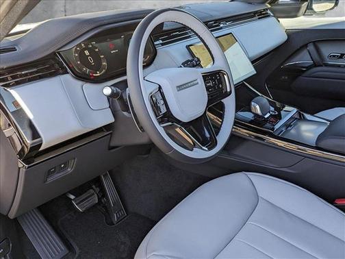 2025 Land Rover Range Rover Sport SE