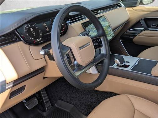 Carpathian Grey Premium Metallic 2026 Land Rover Range Rover P400 SE