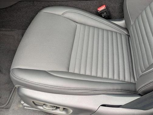 Fuji White 2026 Land Rover Discovery Sport Landmark