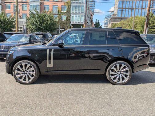 2025 Land Rover Range Rover P530 SE