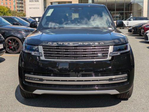 2025 Land Rover Range Rover P530 SE