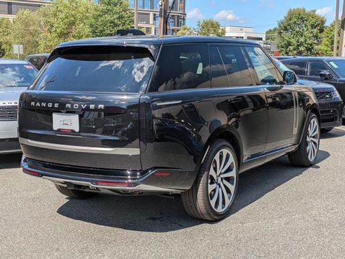 2025 Land Rover Range Rover P530 SE