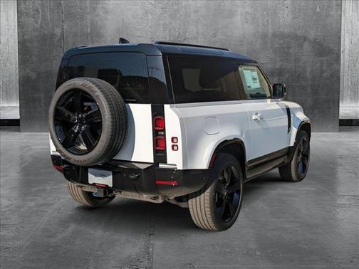 2025 Land Rover Defender 90 P400 X-Dynamic SE
